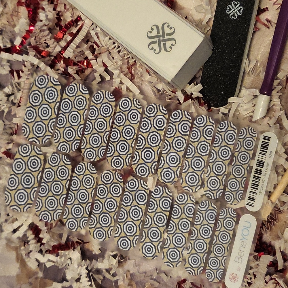 🔄 StyleBox Exclusive July 2019🔄 Spinning Circles Jamberry Nail Wraps NWOT